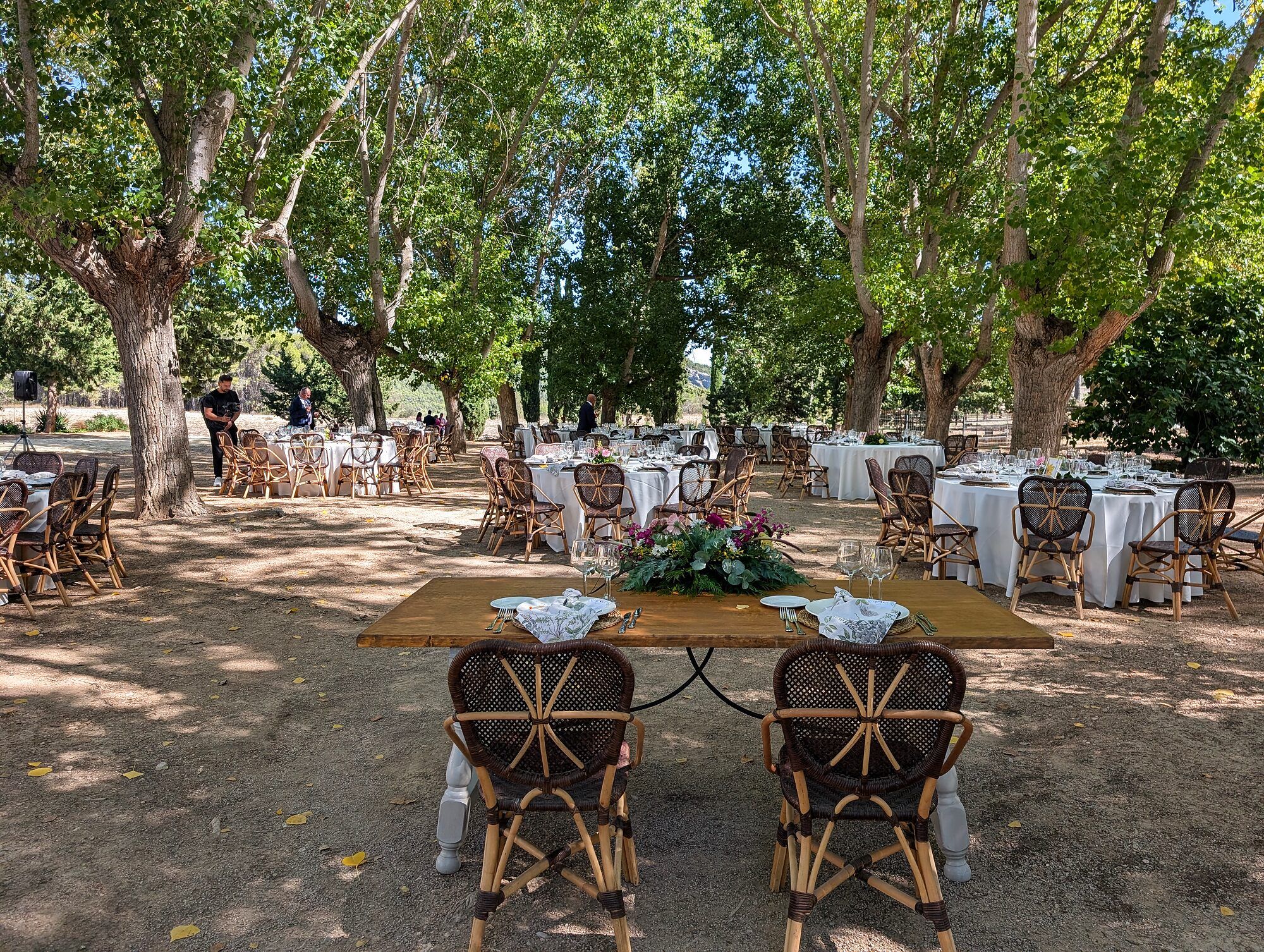 Mesa imperial con centro de flor · Boda en Alcoy