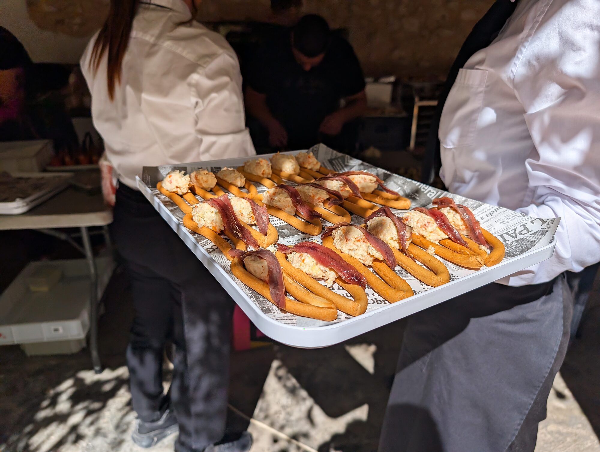 Bandeja de entrantes calientes para el cóctel · Boda en Alcoy